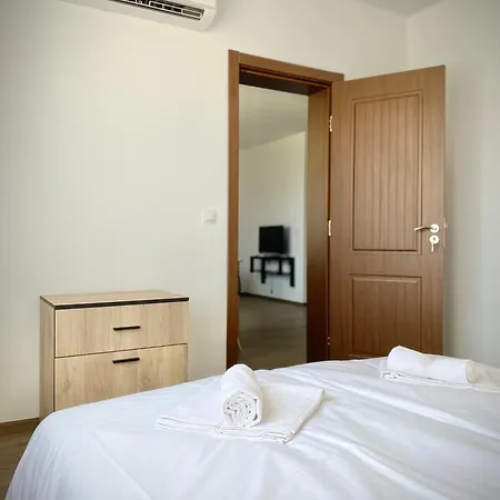 Апартаменты Central Seaview For 4 Guests