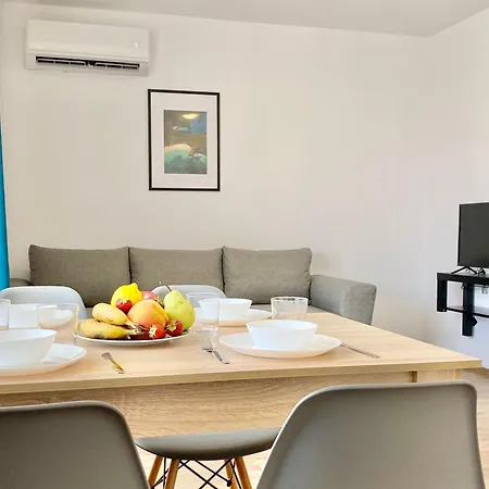 Central Seaview For 4 Guests Свети-Влас