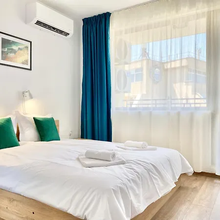 Central Seaview For 4 Guests Свети-Влас