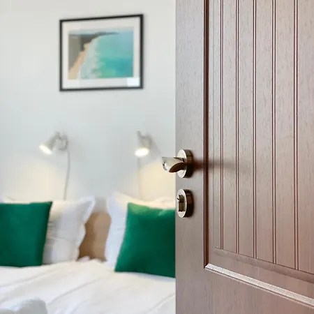 Central Seaview For 4 Guests Апартаменты *