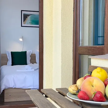 Central Seaview For 4 Guests Апартаменты